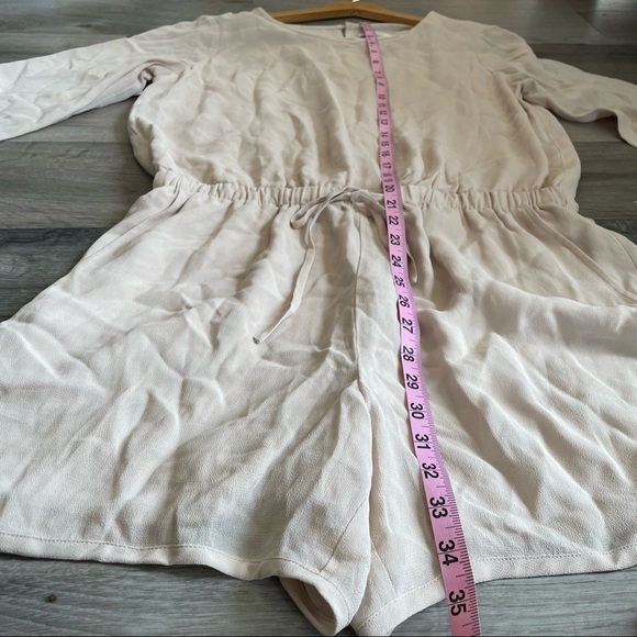 Azitzia Babaton Keagan Crepe Romper w/ Tie Waist -NWT Cream Size L - Picture 14 of 16